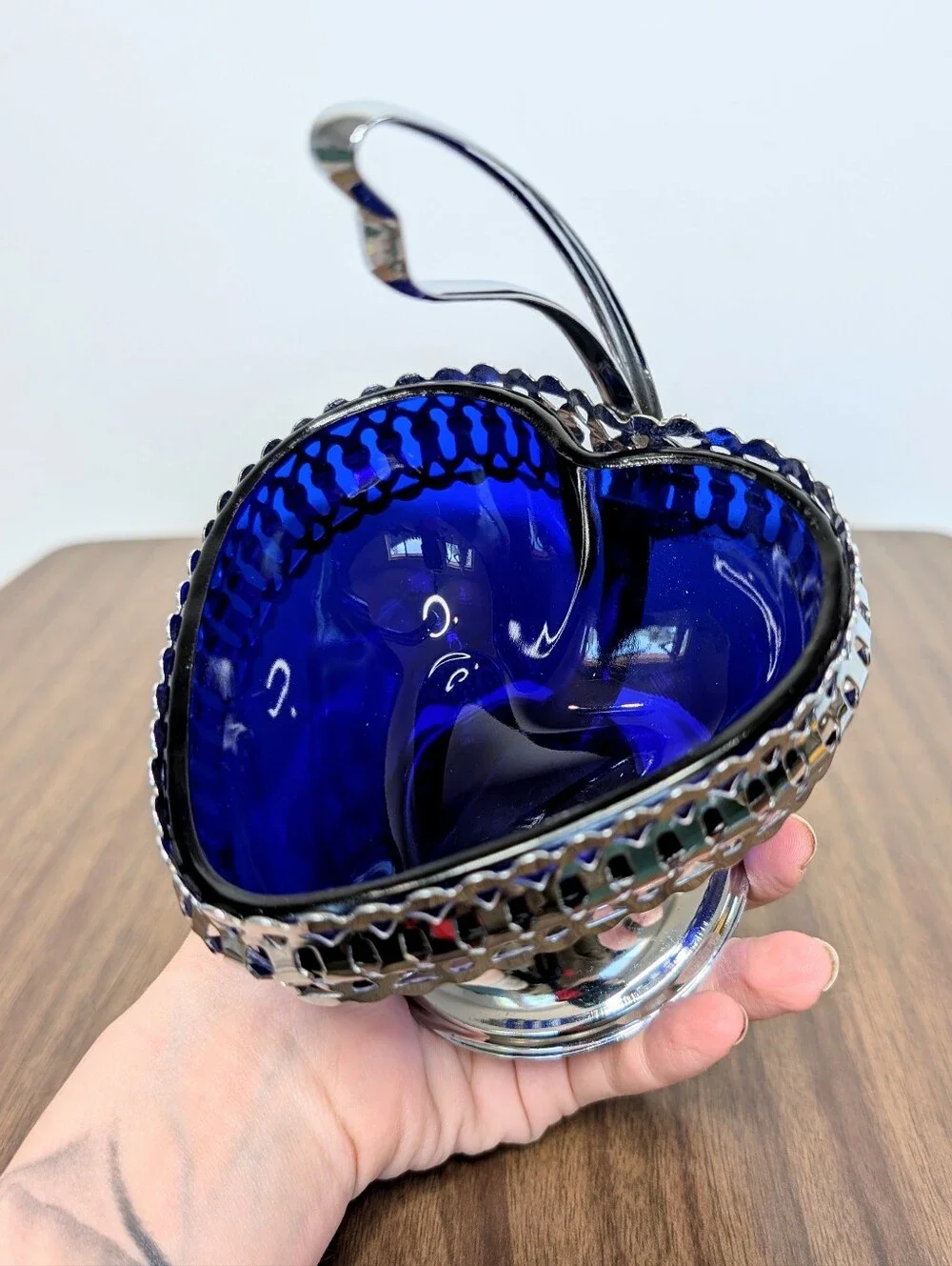 Vintage Cobalt Blue Glass Heart Shaped Bowl In Silver Tone Metal Handled Basket